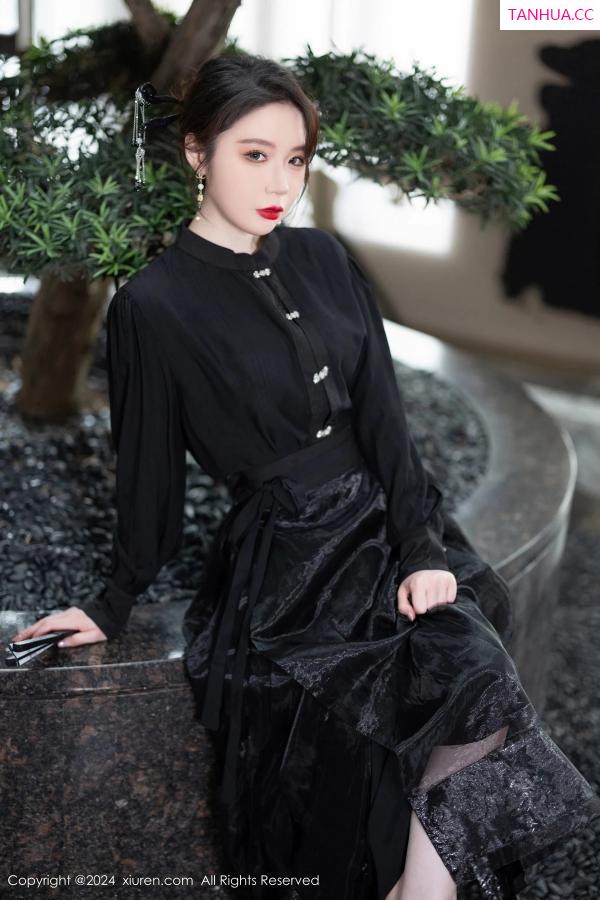梦心玥  [XiuRen]高清写真图 2024.04.28 No.8465 梦心玥 修长美腿第78张图片